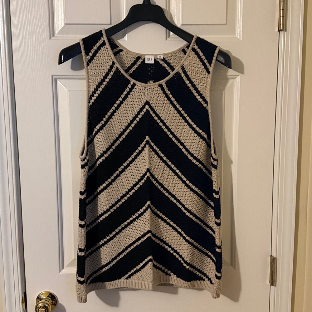 GAP Black and Cream Knit Vest size XXL